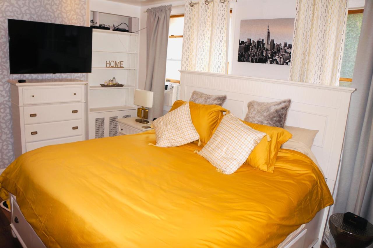 Modern Brownstone 2bdrm Duplex With Backyard Terrace Homestay