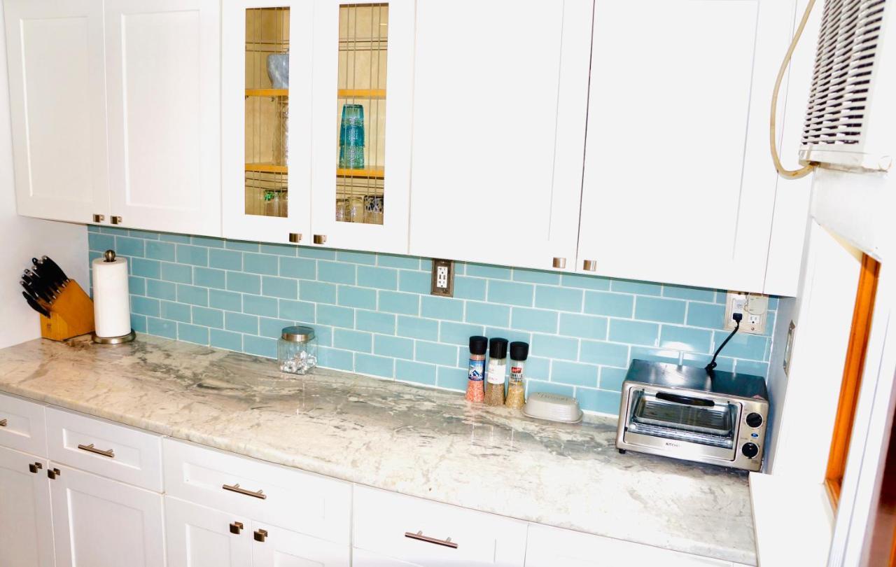 Modern Brownstone 2bdrm Duplex With Backyard Terrace Homestay