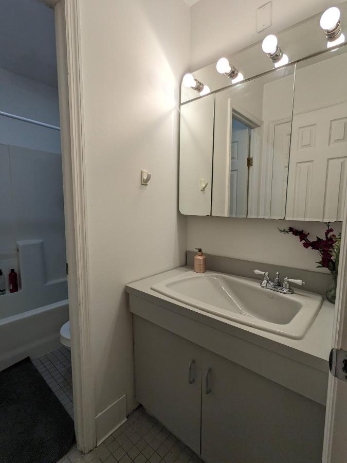Cozy At Great Townhouse In Williamsburg Homestay