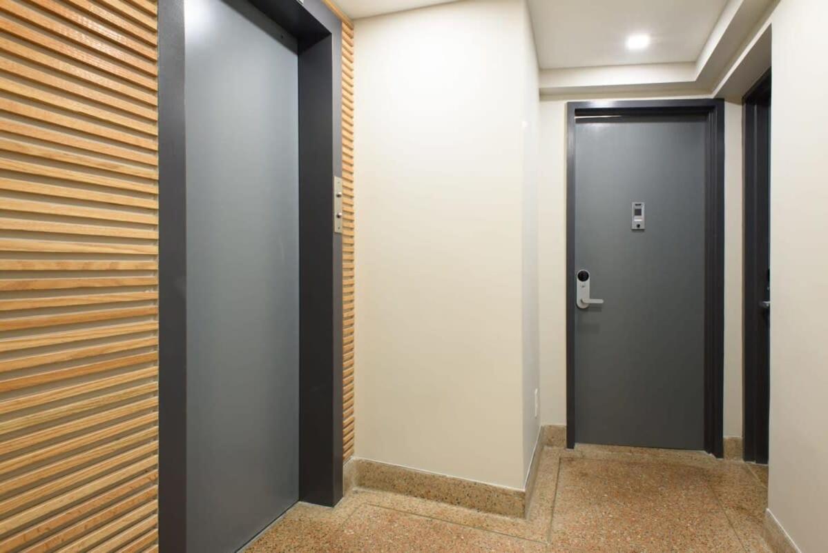 Apartment 75-3b 3br Luxury Duplex Brand New &d Elevator *