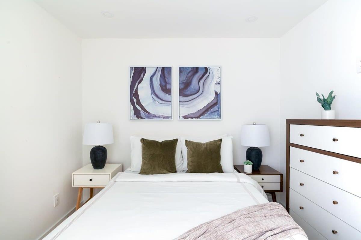 Apartment 75-3b 3br Luxury Duplex Brand New &d Elevator *