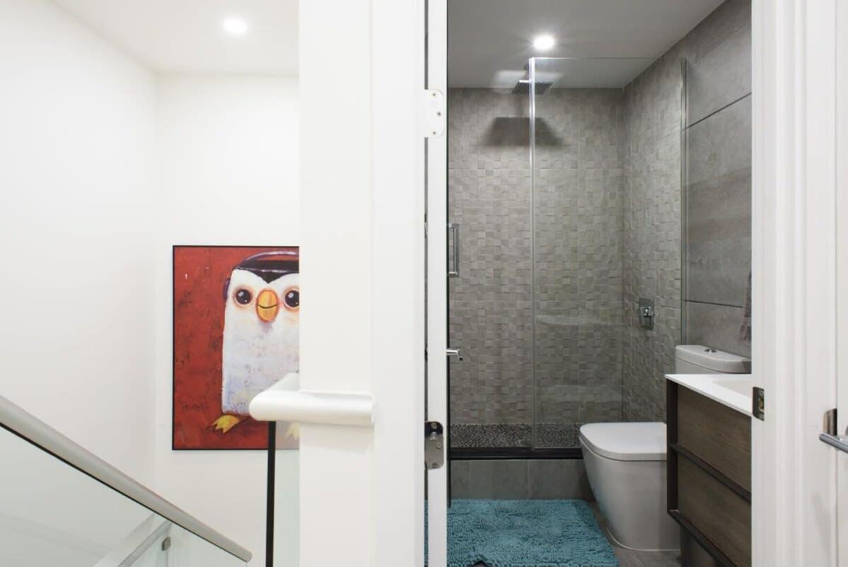 75-3b 3br Luxury Duplex Brand New &d Elevator *