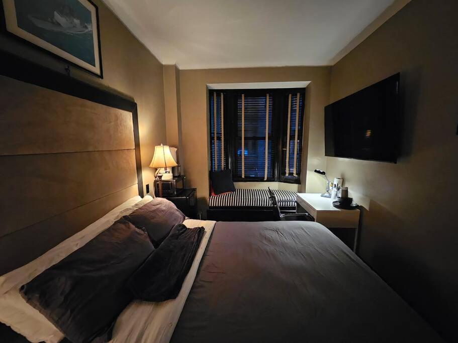 Hotel-studio* @ The Mansfield Midtown