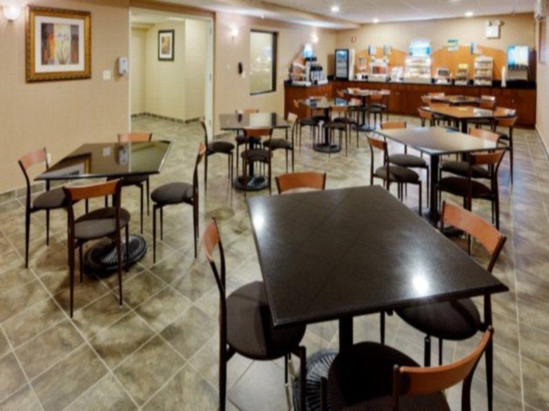Hotel Holiday Express Staten Island West, An Ihg 3*