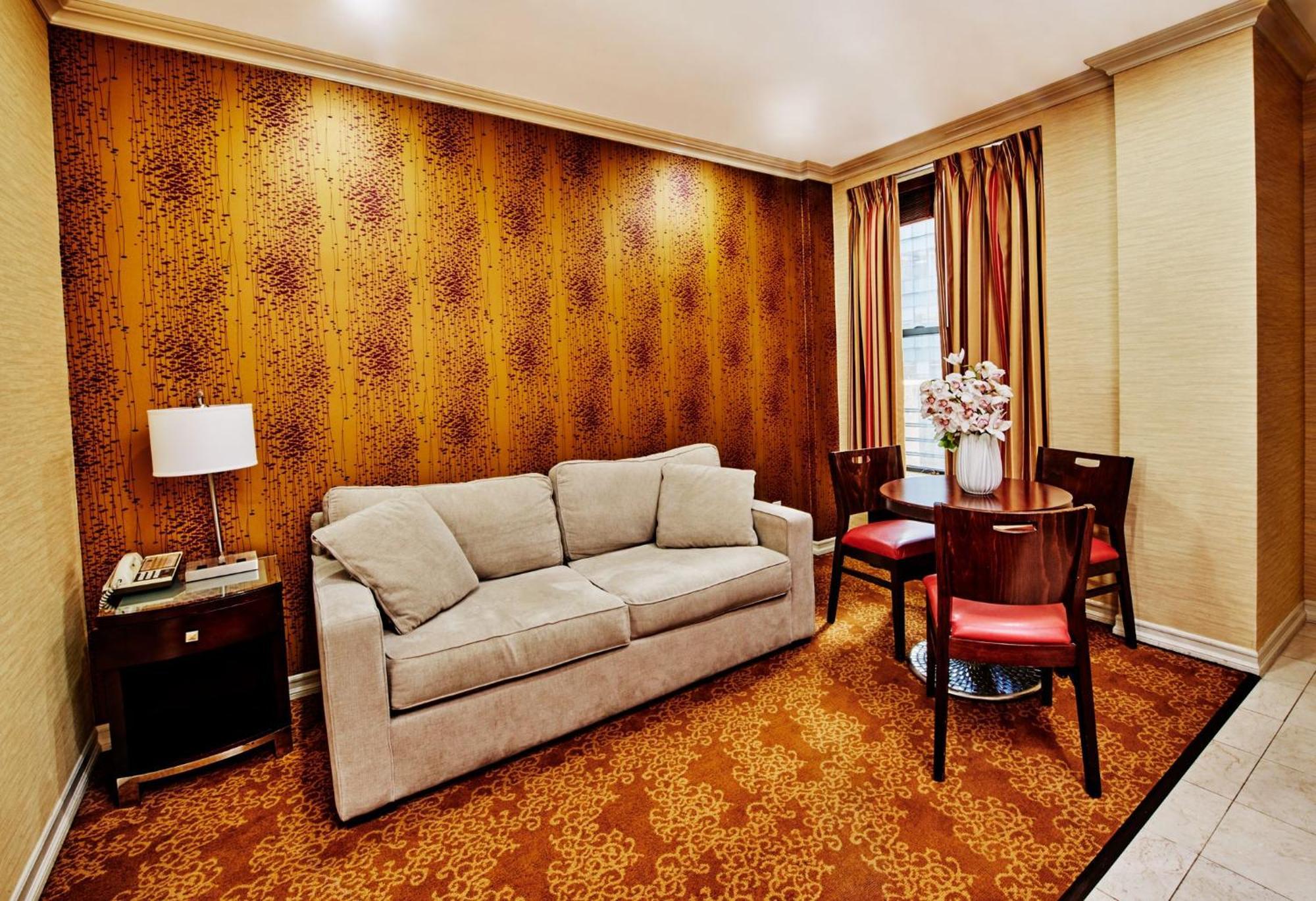 Aparthotel Radio 3*