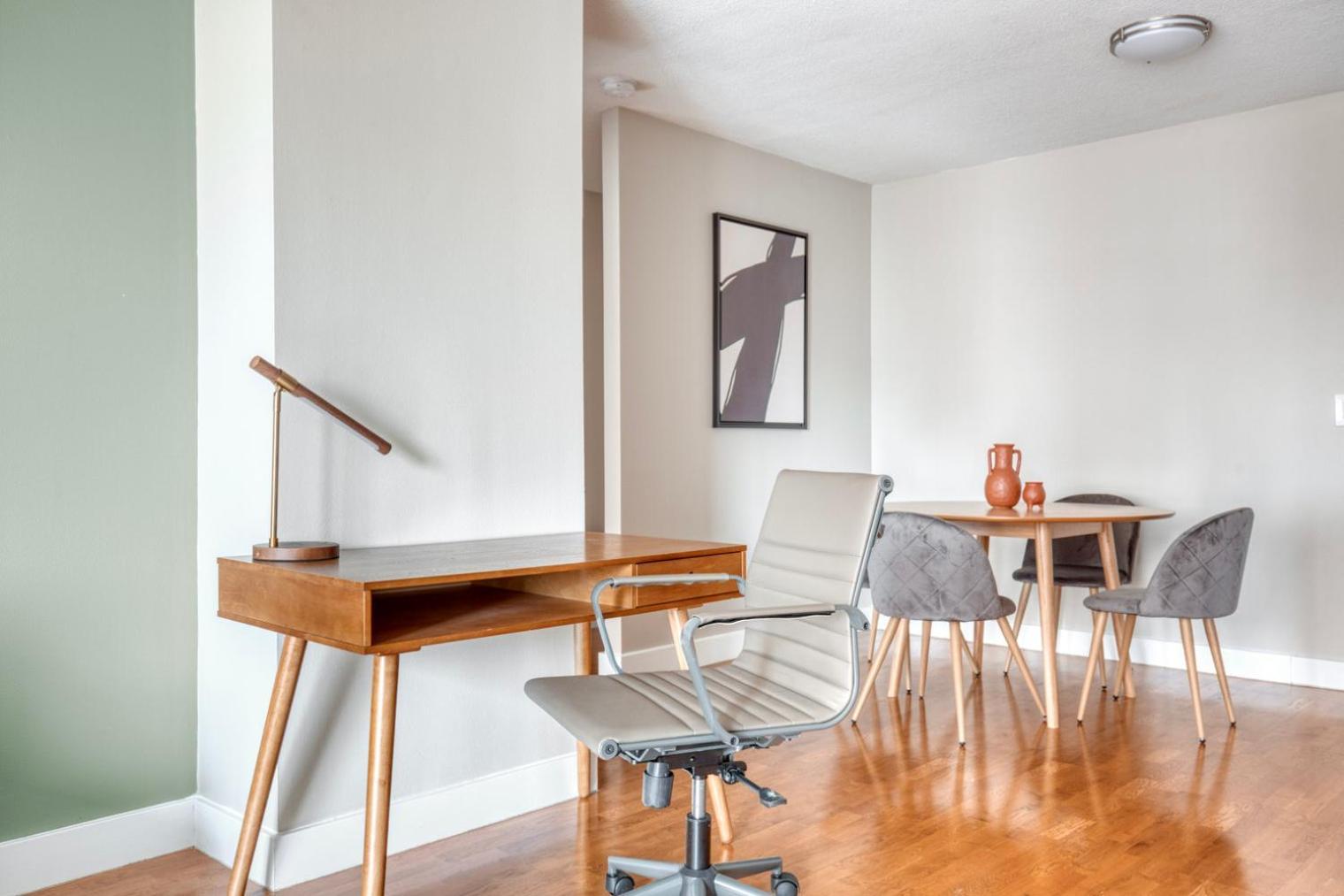 Uws 2br W Gym Doorman Elevator Nr Park Nyc-1050 *
