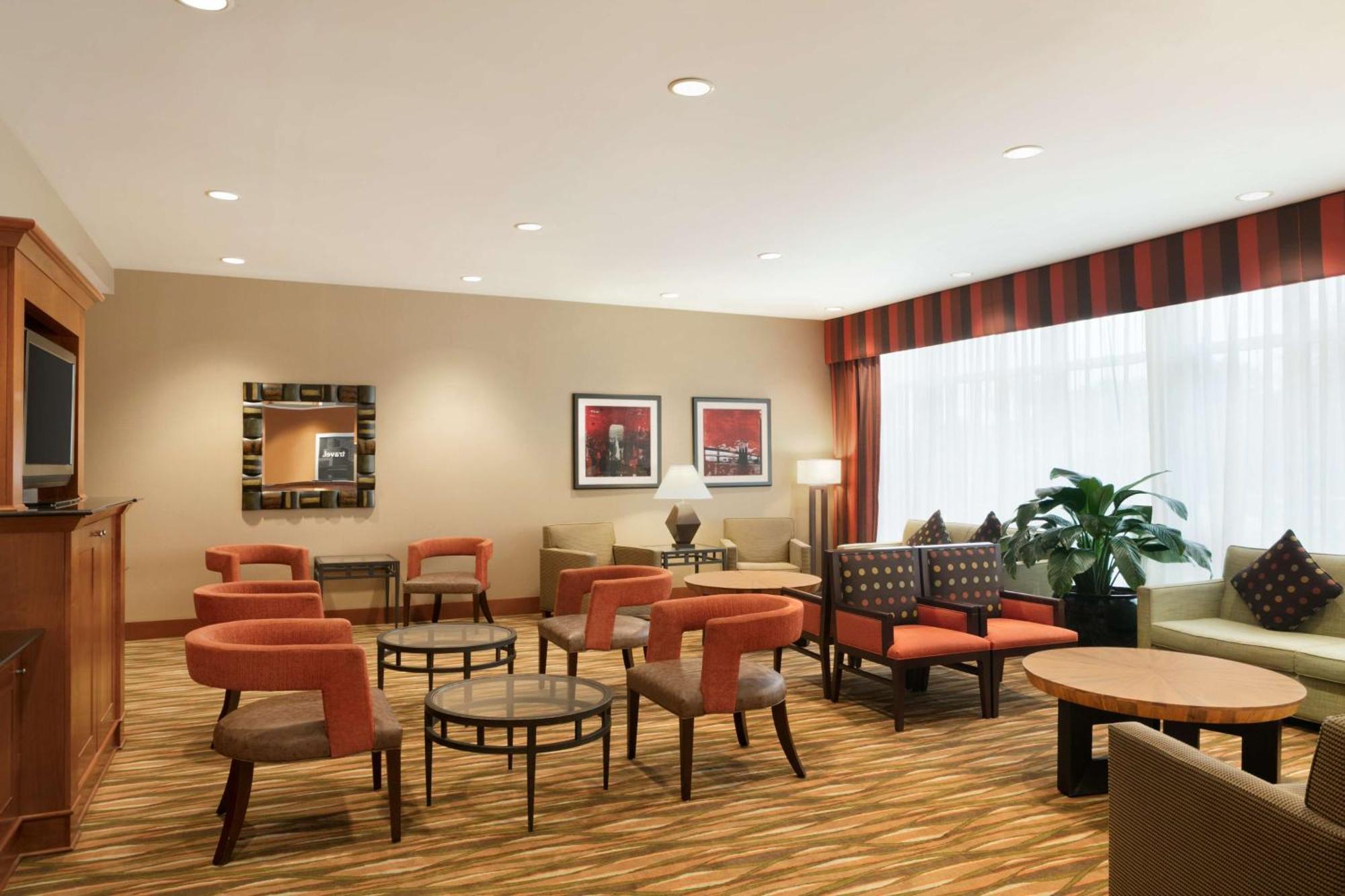 Hampton - Laguardia Airport Hotel 3*