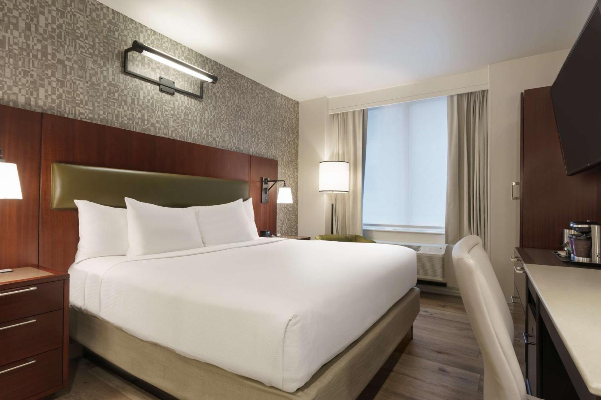 Hotel Doubletree By Hilton Downtown 4*
