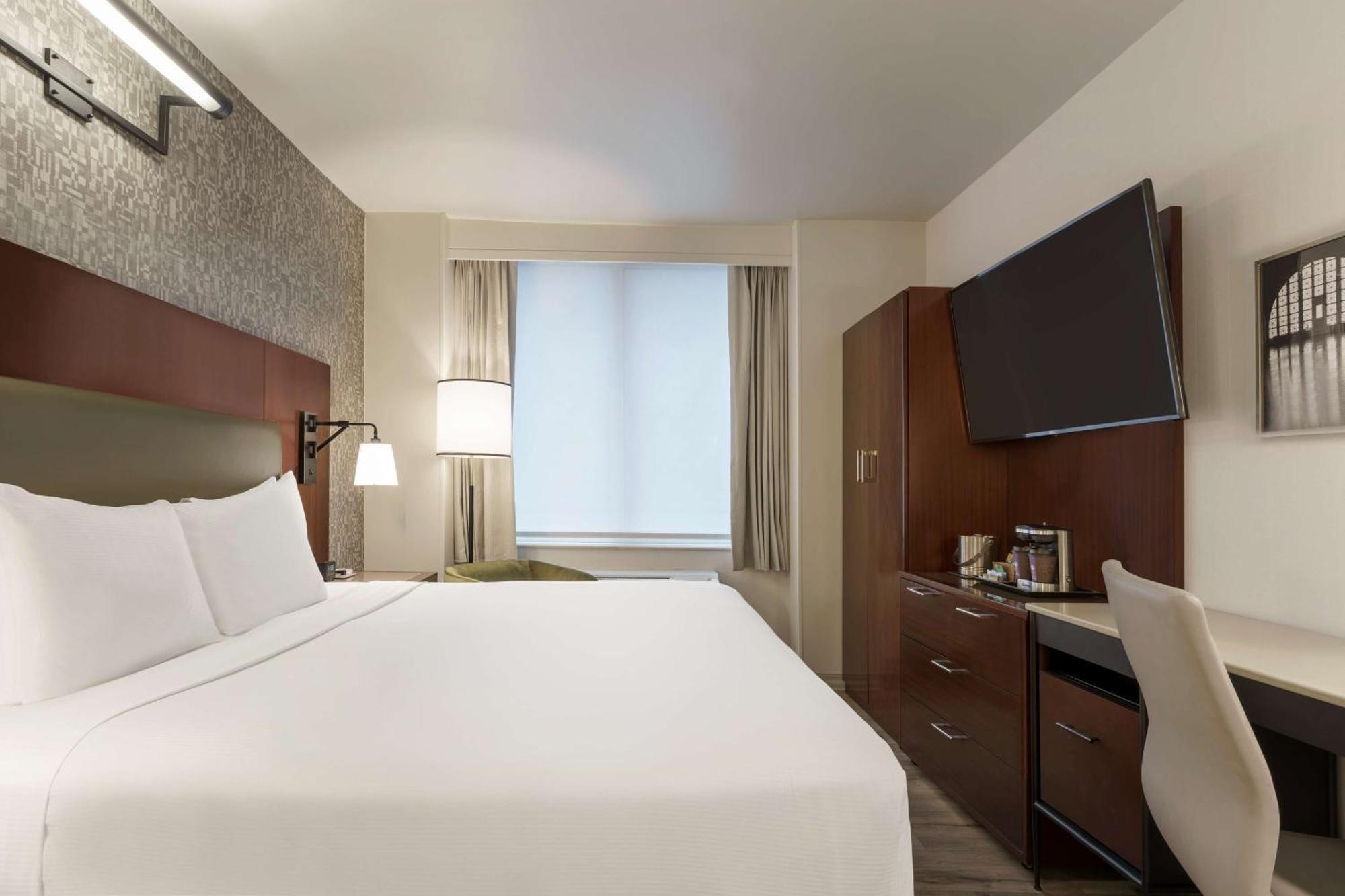 Hotel Doubletree By Hilton Downtown 4*