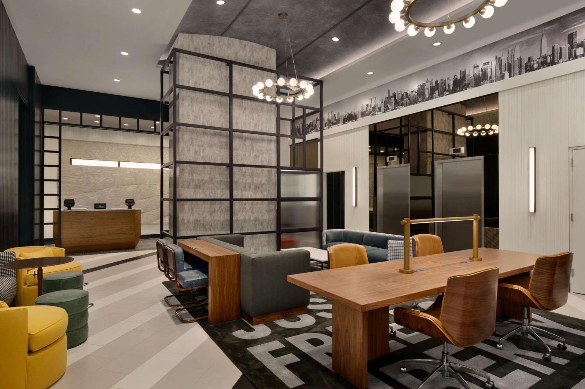 Doubletree By Hilton Downtown Hotel 4*