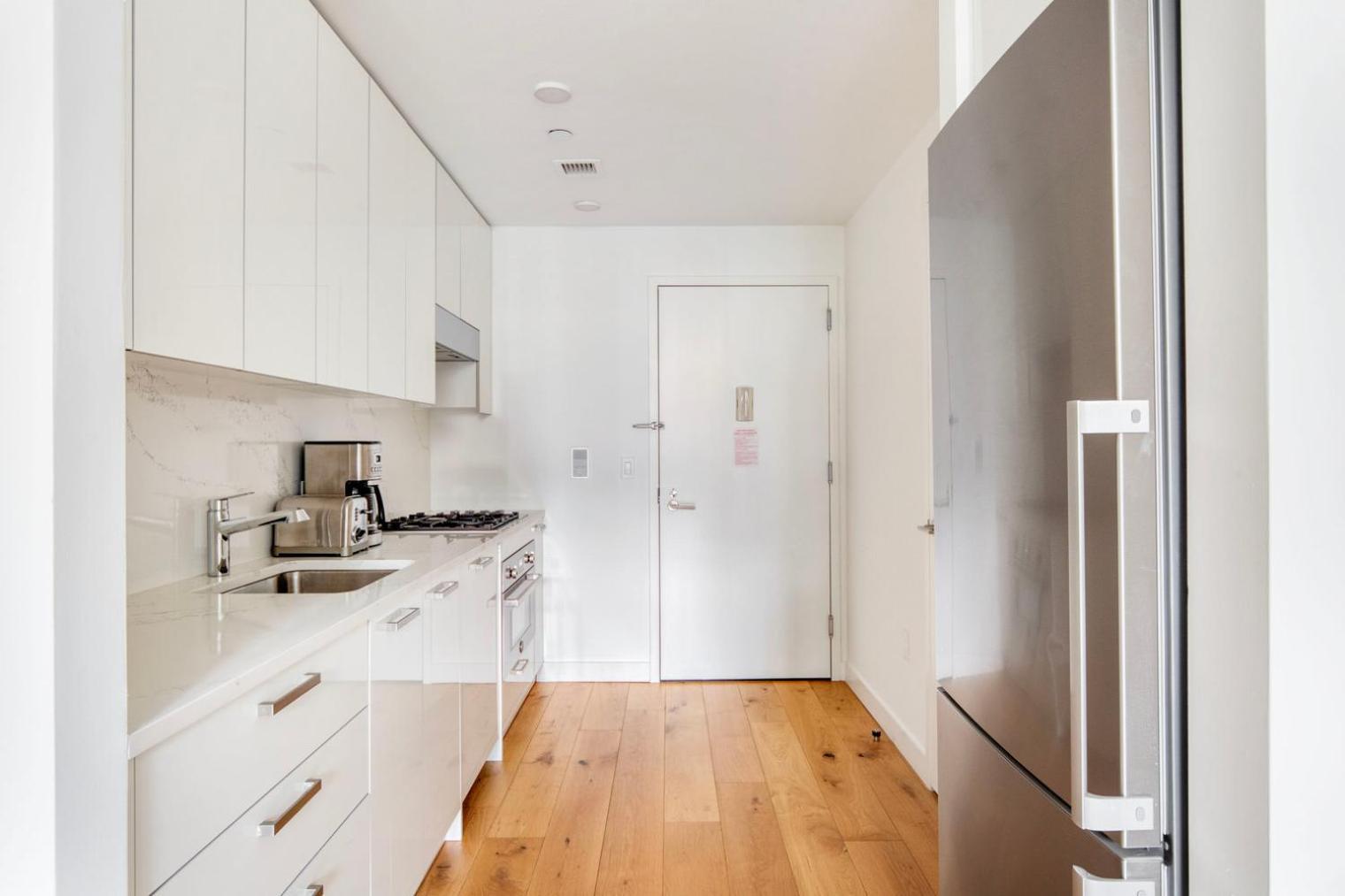 Les 1br W Lounge Gym Roofdeck Nr Park Nyc-1379 *