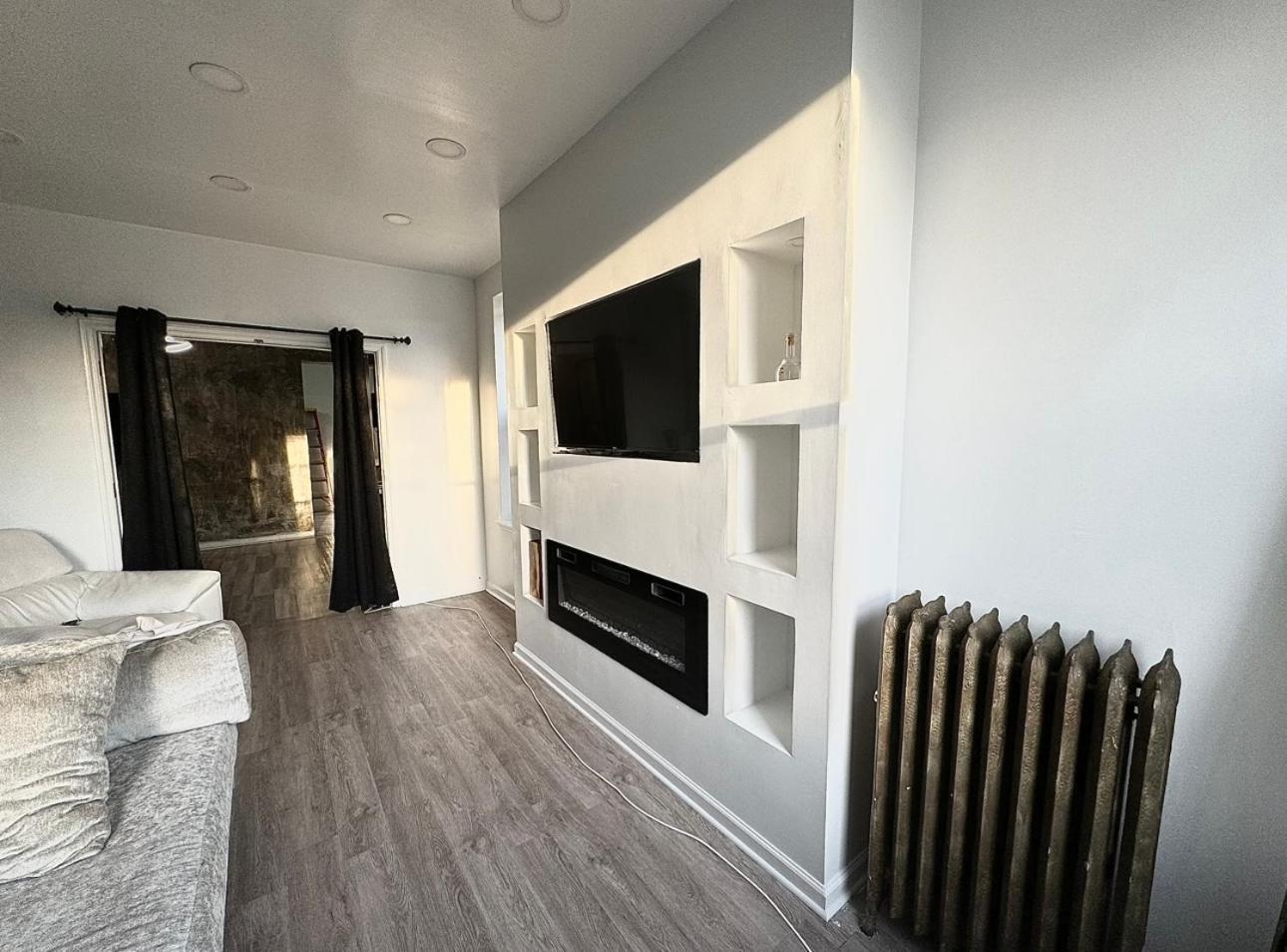 3 Bedroom In Park/ Times Square/ Hudson Yards Apartment *