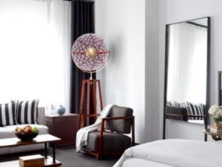 Hotel Refinery -