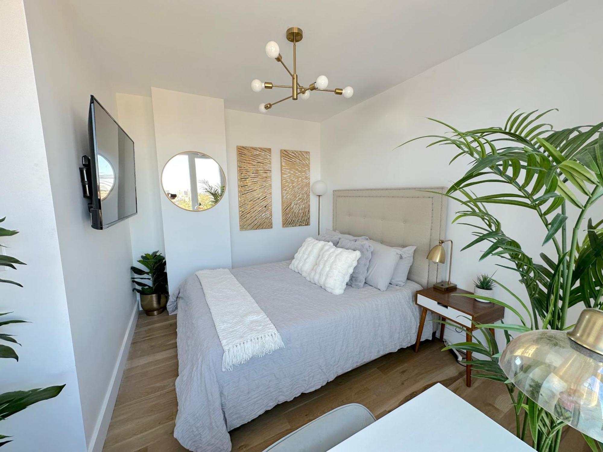 Modern One Bedroom - Large Private Terrace - Luxury Building - Williamsburg Apartment