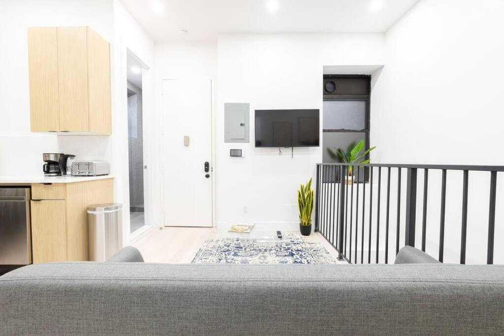 170-g 3br Duplex With Outdoor Space East Village *