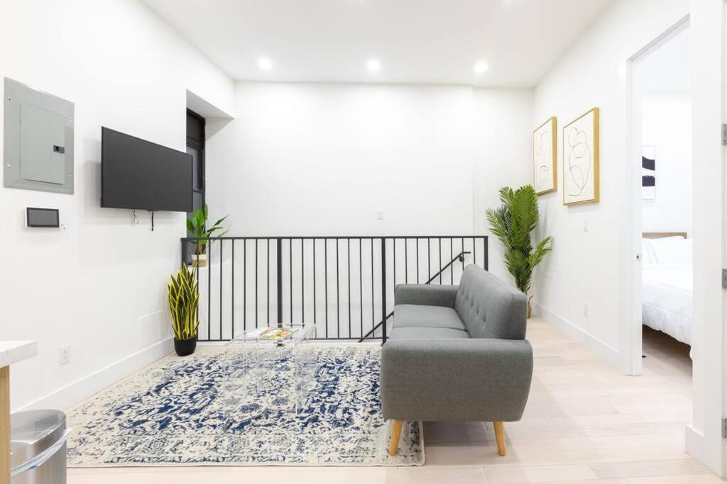 170-g 3br Duplex With Outdoor Space East Village Apartment