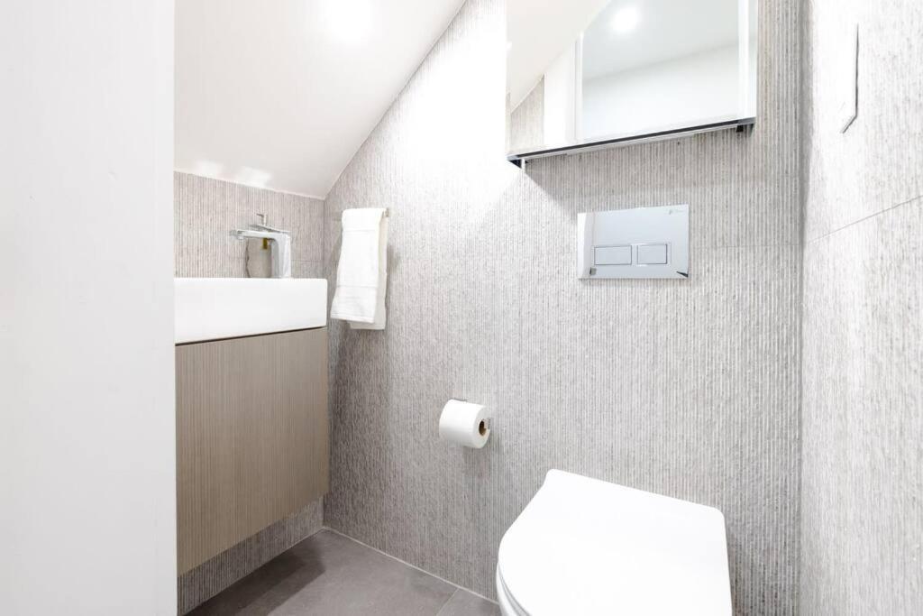 Apartment 170-g 3br Duplex With Outdoor Space East Village New York
