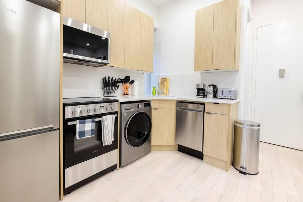 170-g 3br Duplex With Outdoor Space East Village * New York