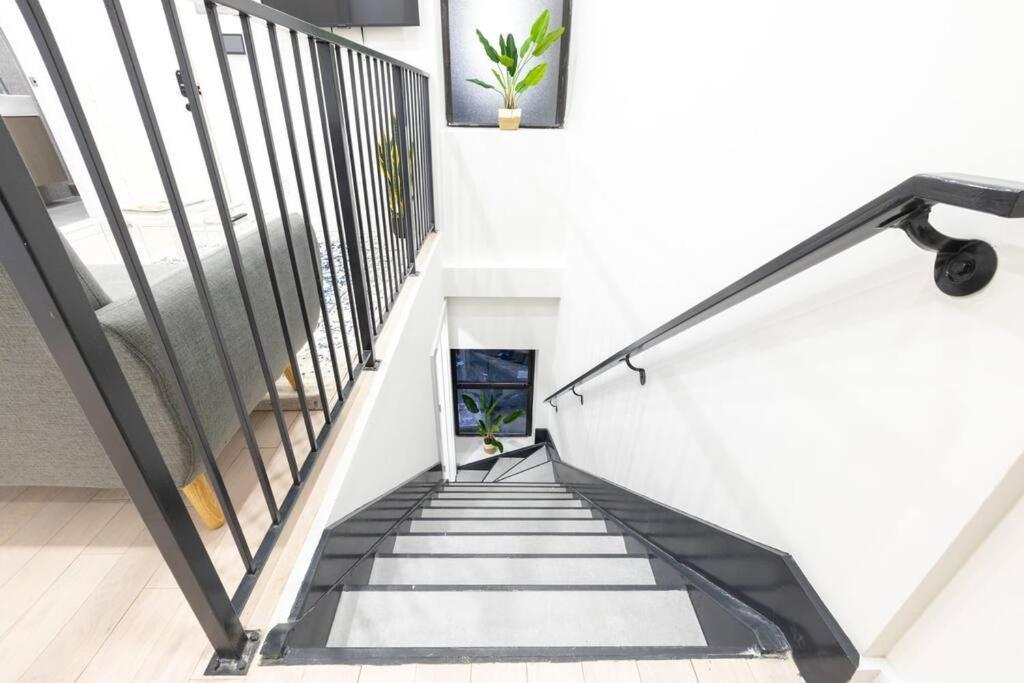 170-g 3br Duplex With Outdoor Space East Village New York
