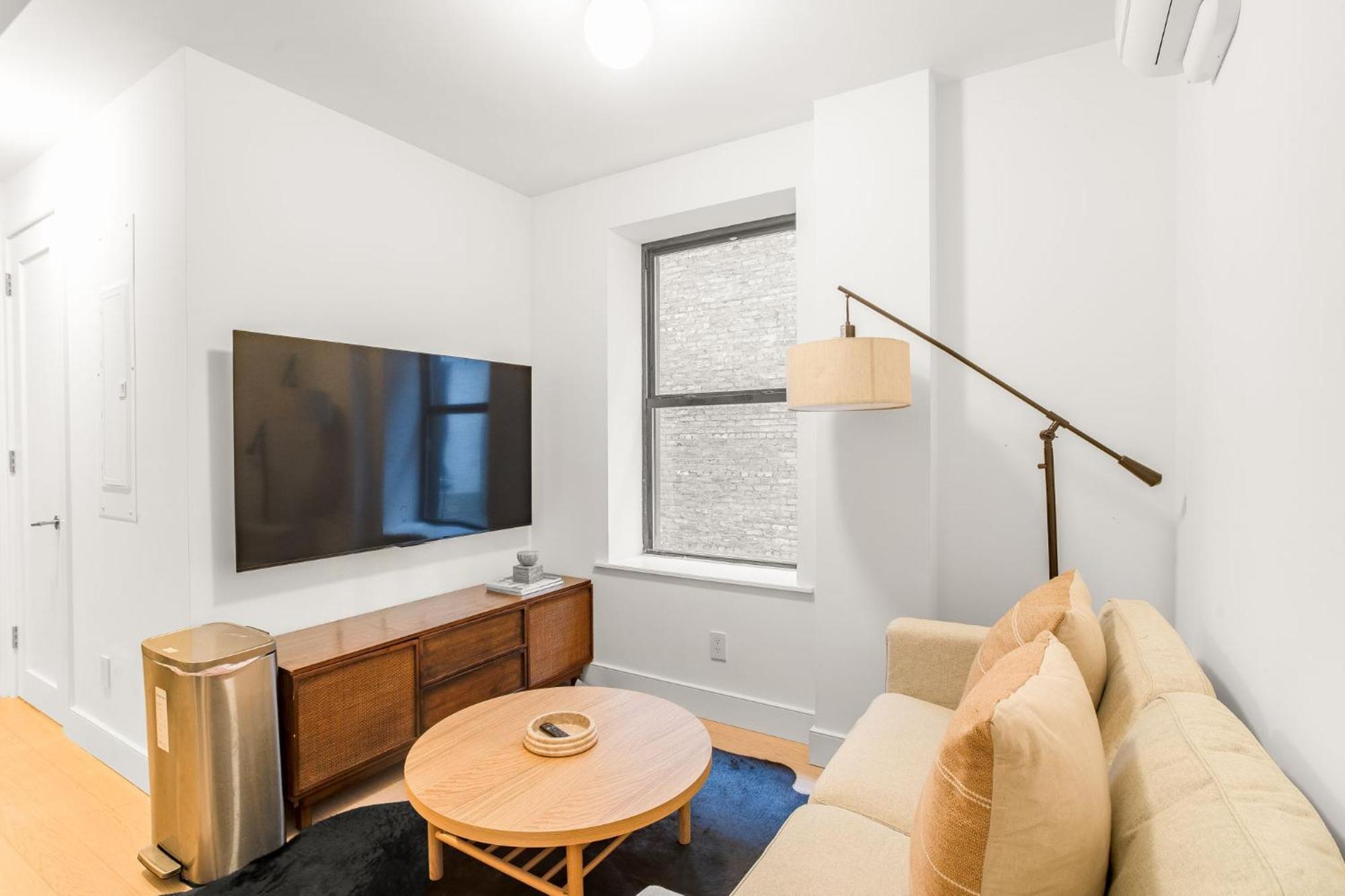 Comfortable 2br 1ba In Greenwich Village Steps From Washington Square Park Apartment New York
