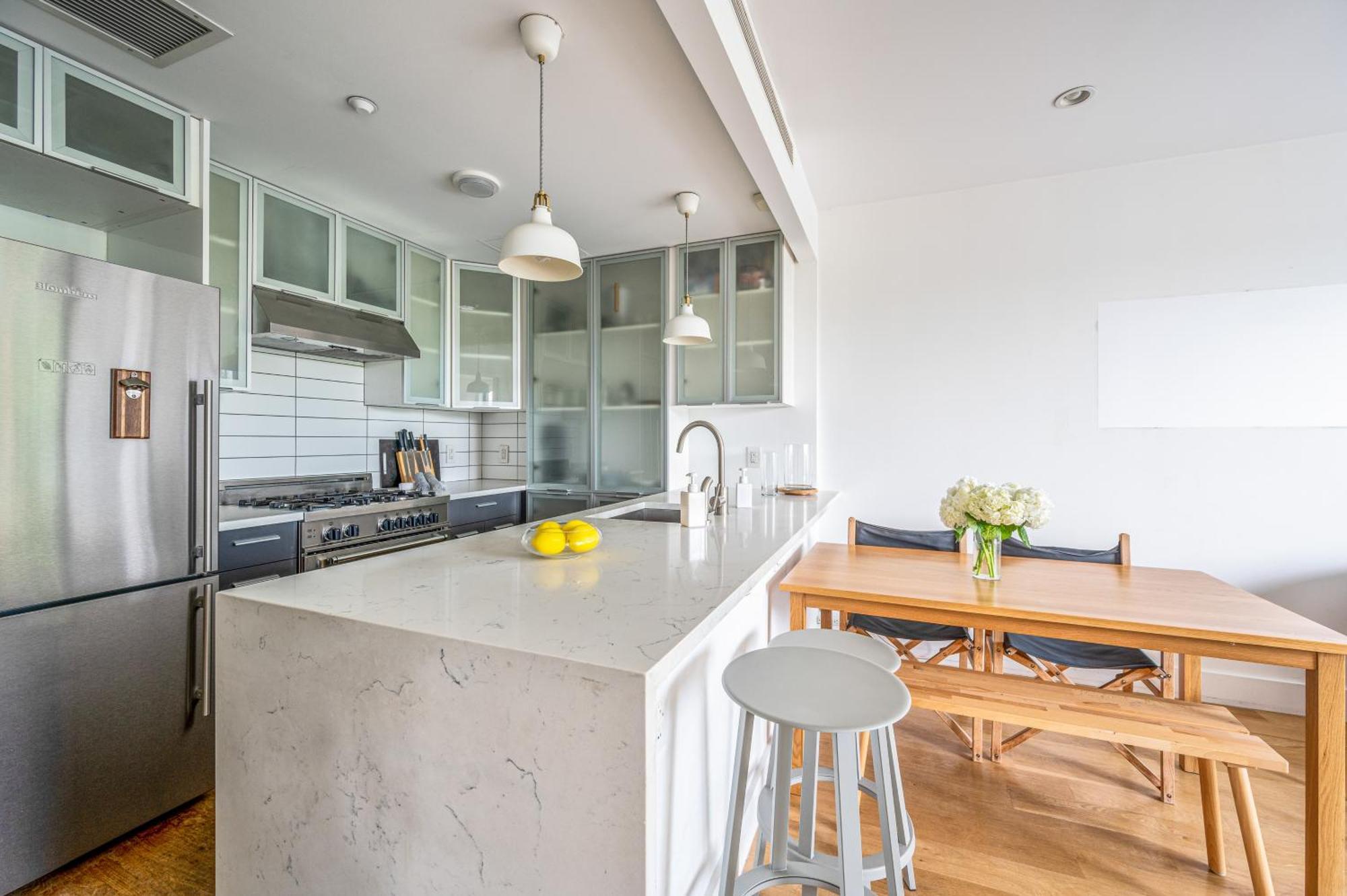 Apartment Prime Williamsburg Luxury One Bedroom With Balcony