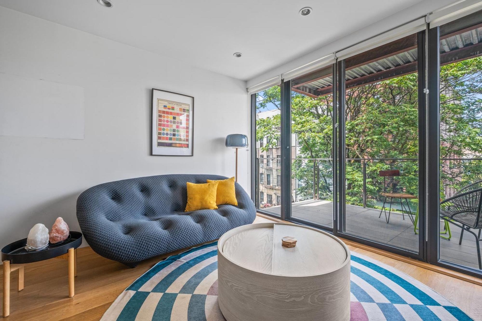 Prime Williamsburg Luxury One Bedroom With Balcony New York
