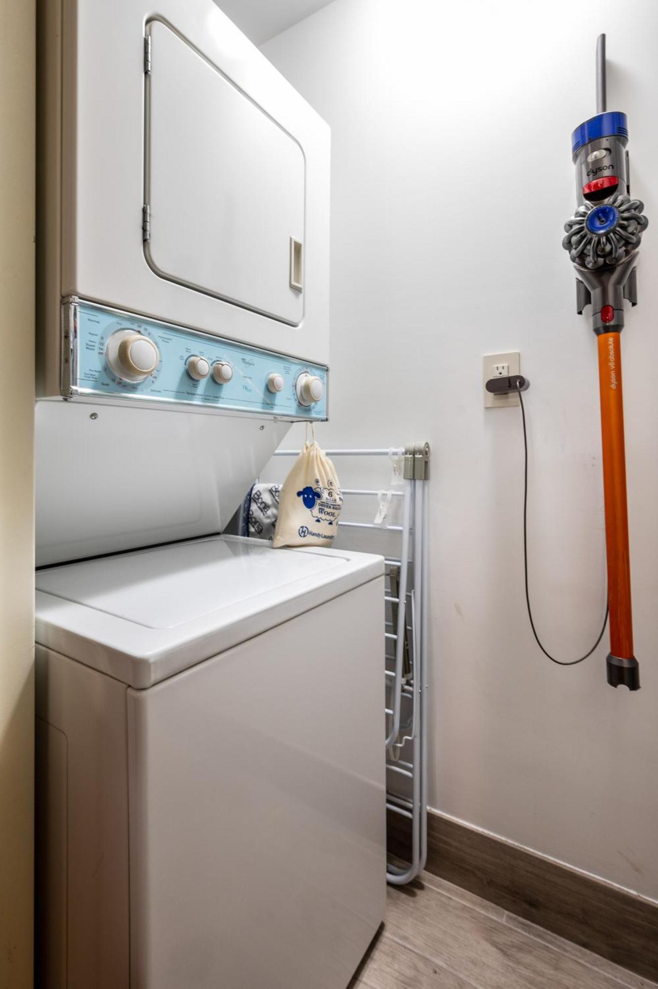 Prime Williamsburg Luxury One Bedroom With Balcony