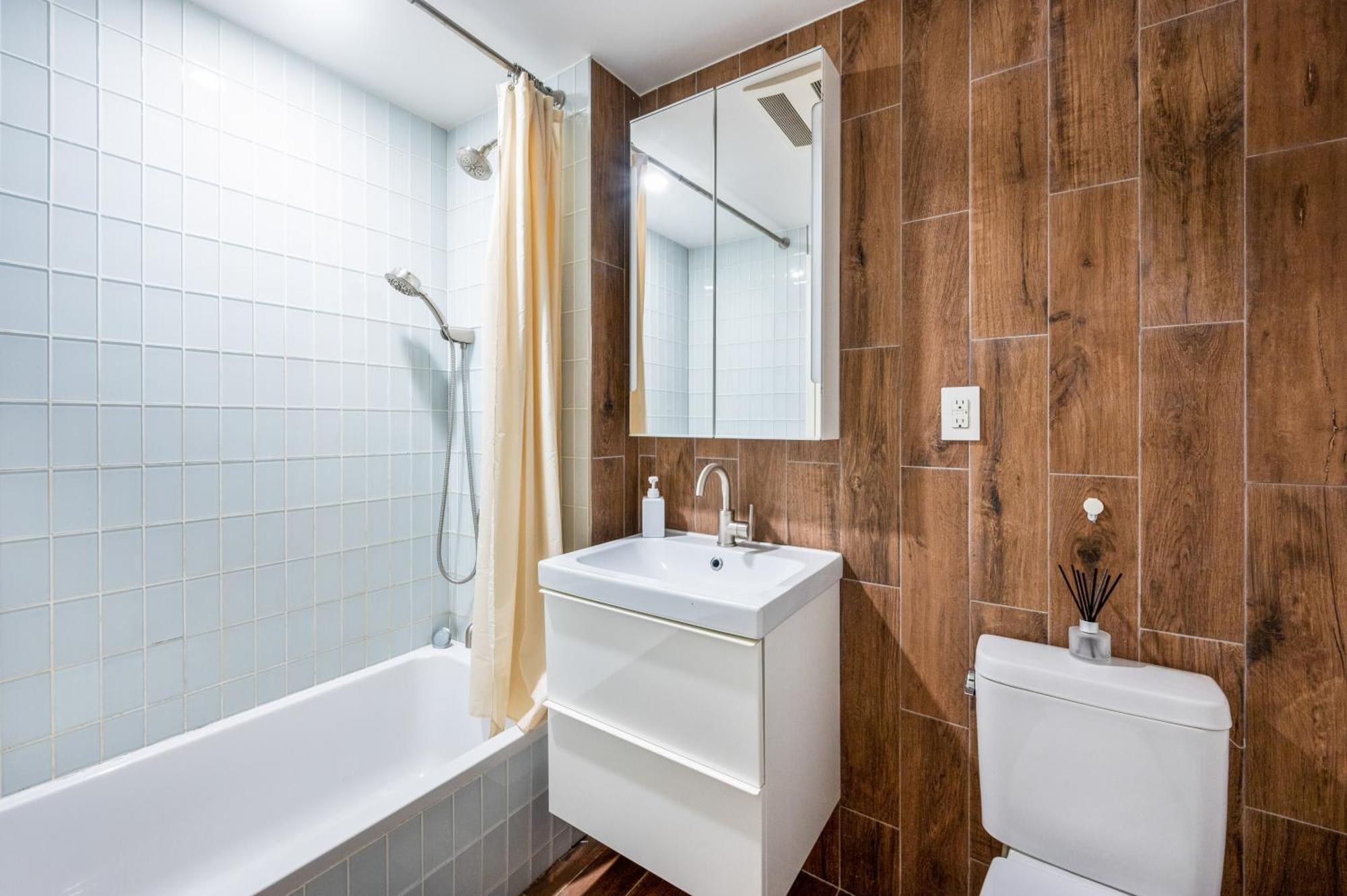 Apartment Prime Williamsburg Luxury One Bedroom With Balcony New York