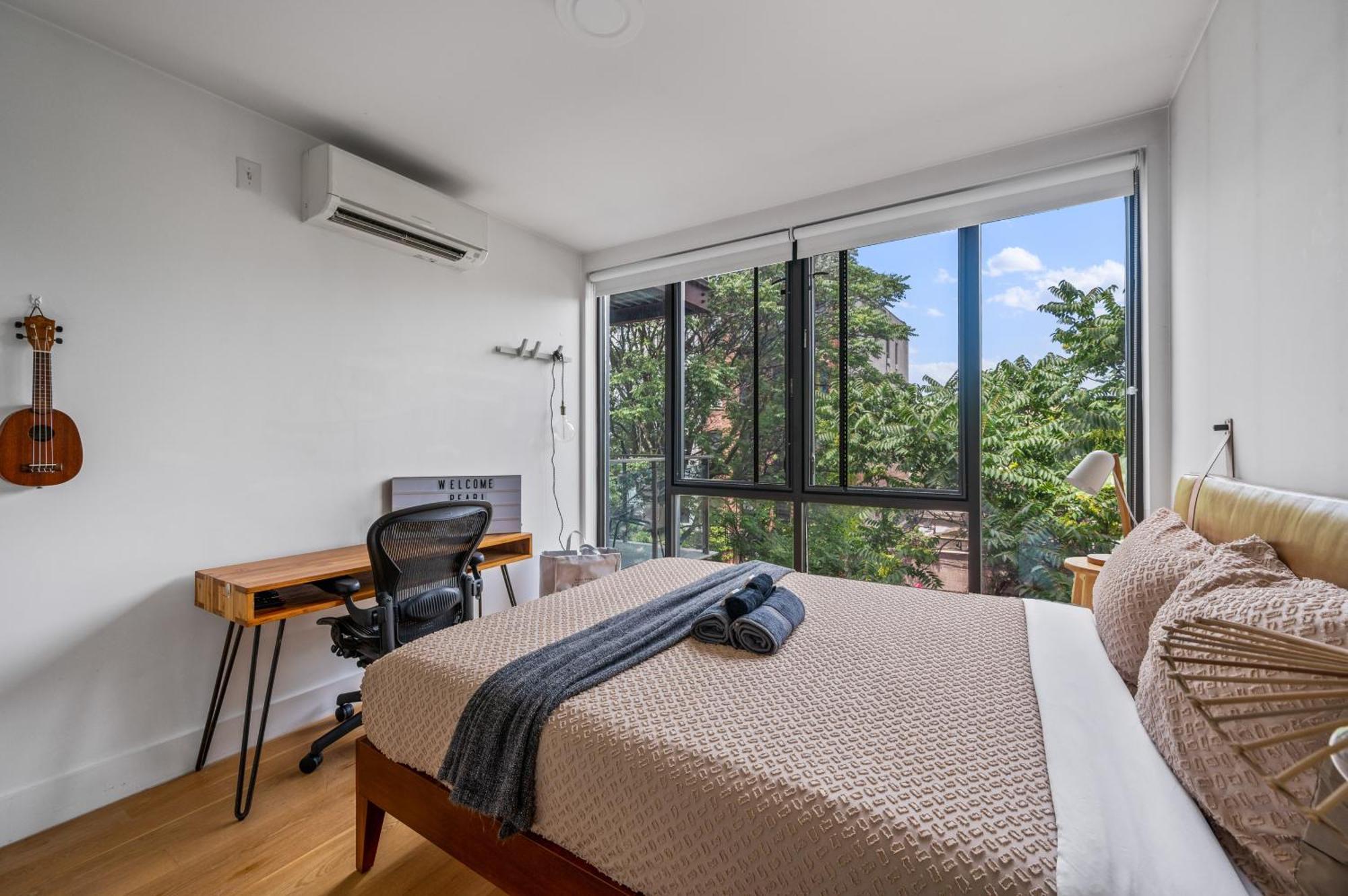 Prime Williamsburg Luxury One Bedroom With Balcony * New York