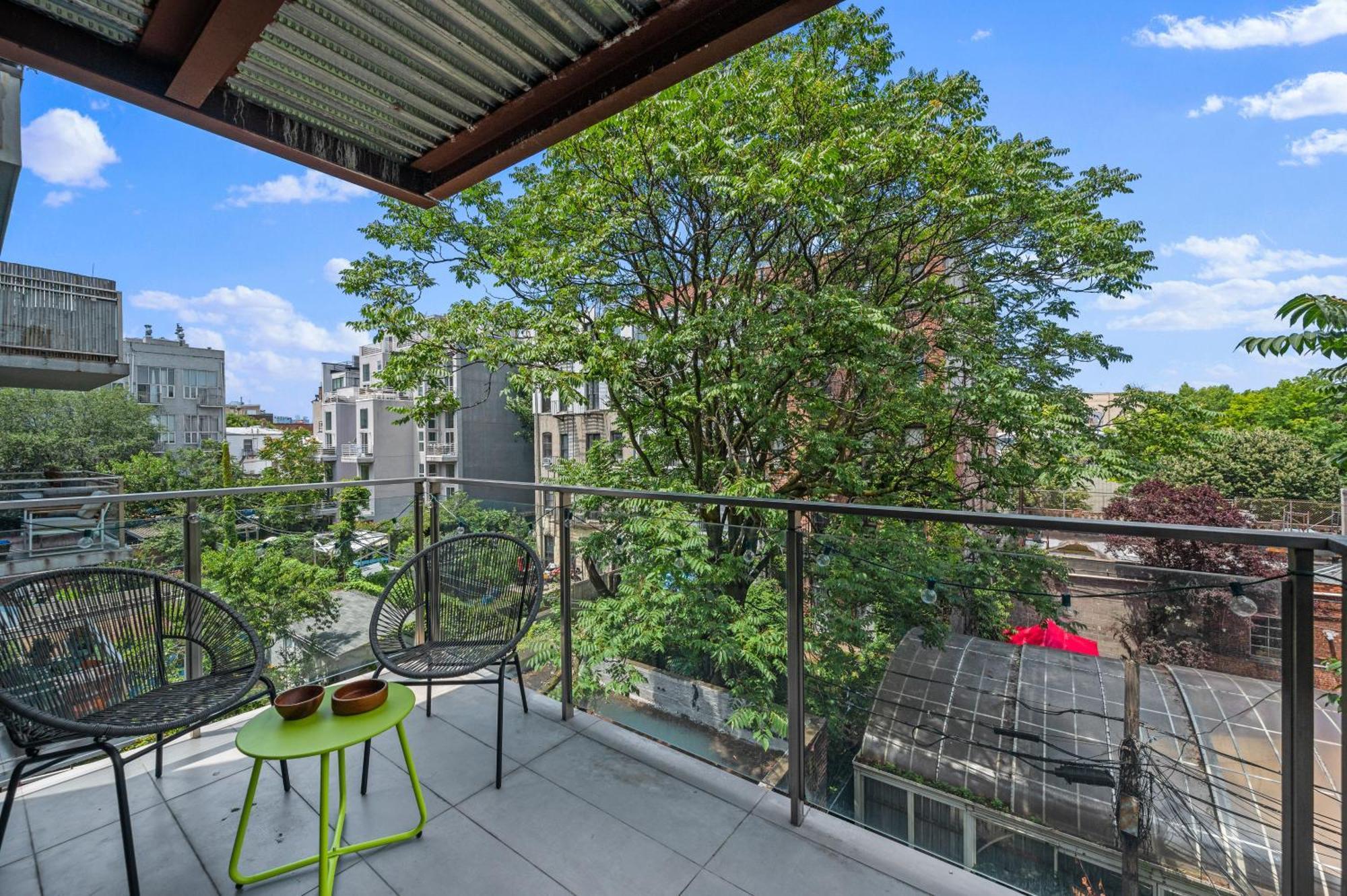 Prime Williamsburg Luxury One Bedroom With Balcony * New York