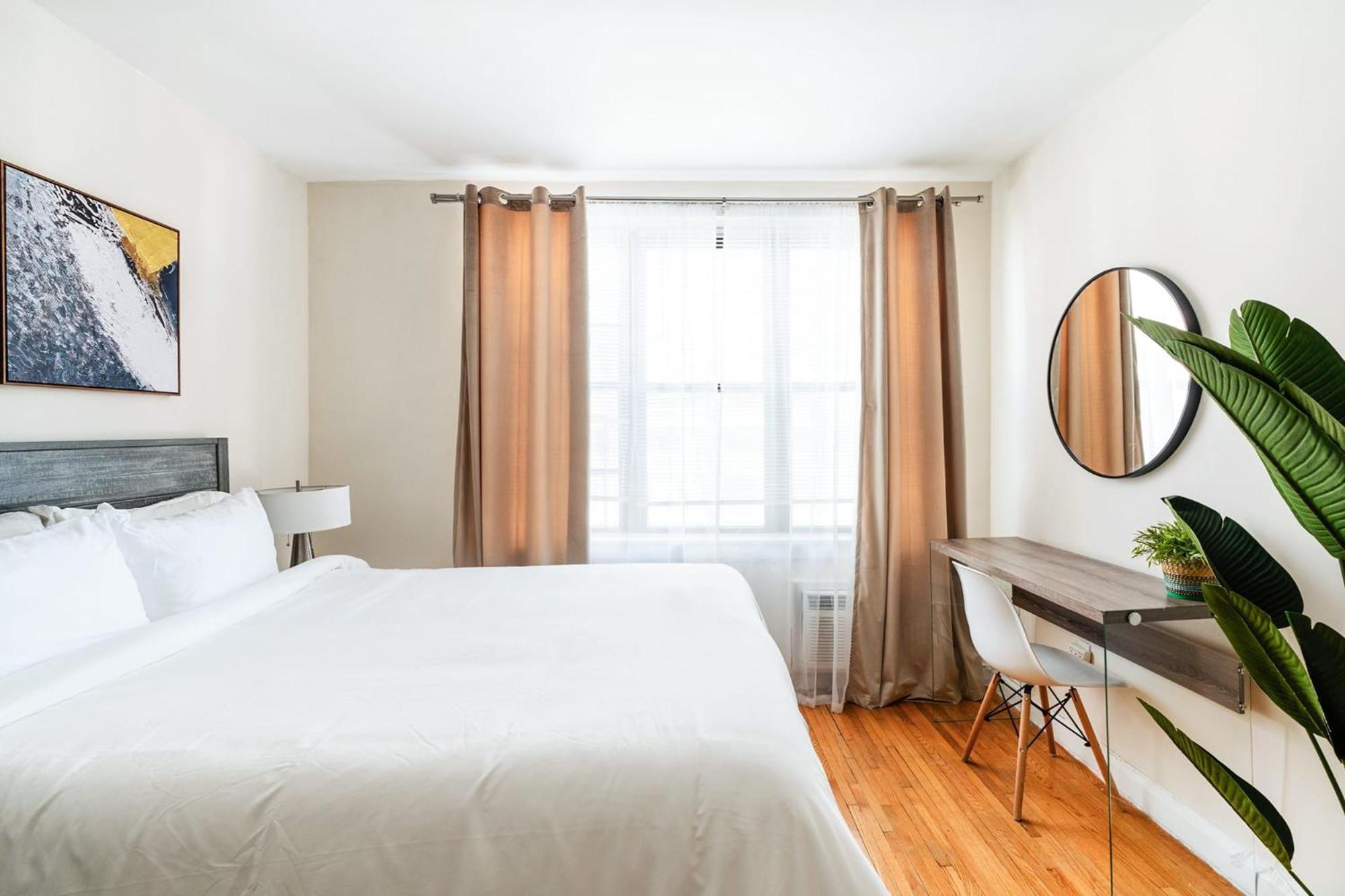 338-3b Union Square Newly Reno Sleeps 3 Apartment
