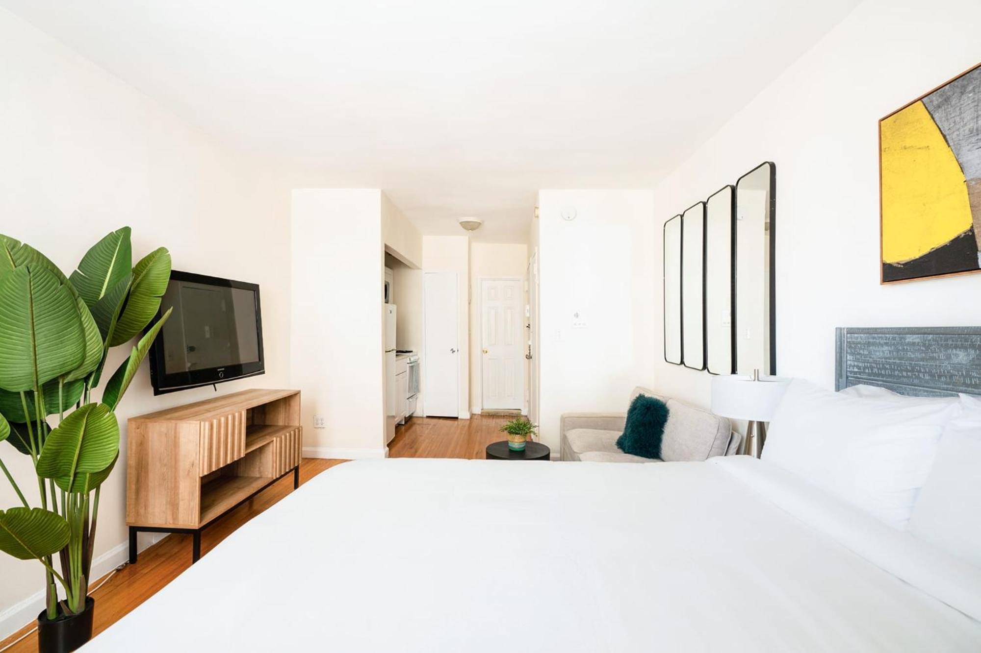 338-3b Union Square Newly Reno Sleeps 3 Apartment New York