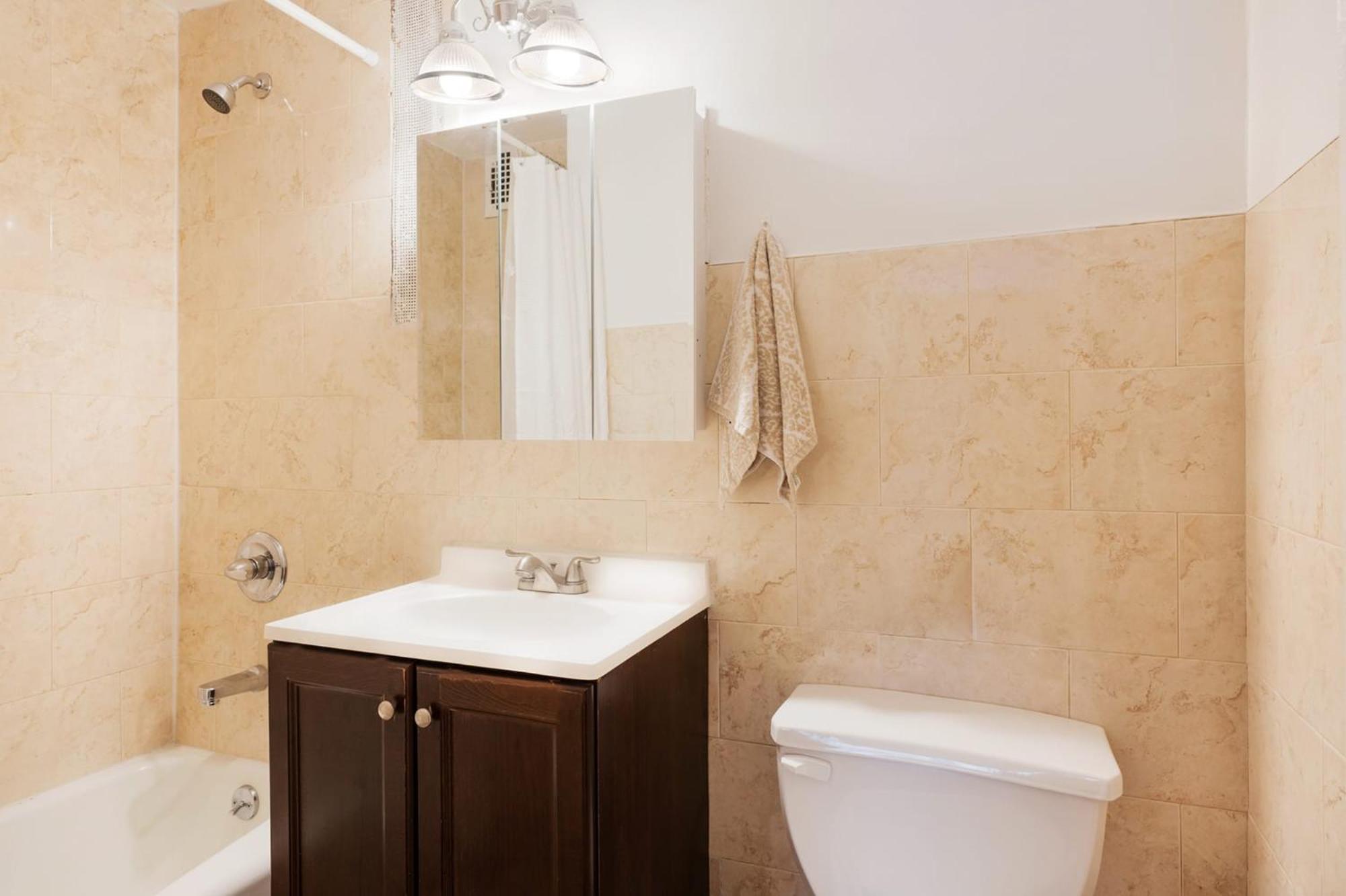 338-3b Union Square Newly Reno Sleeps 3 Apartment *