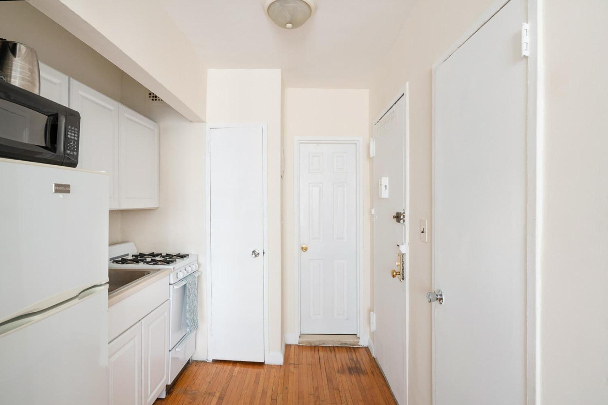 Apartment 338-3b Union Square Newly Reno Sleeps 3