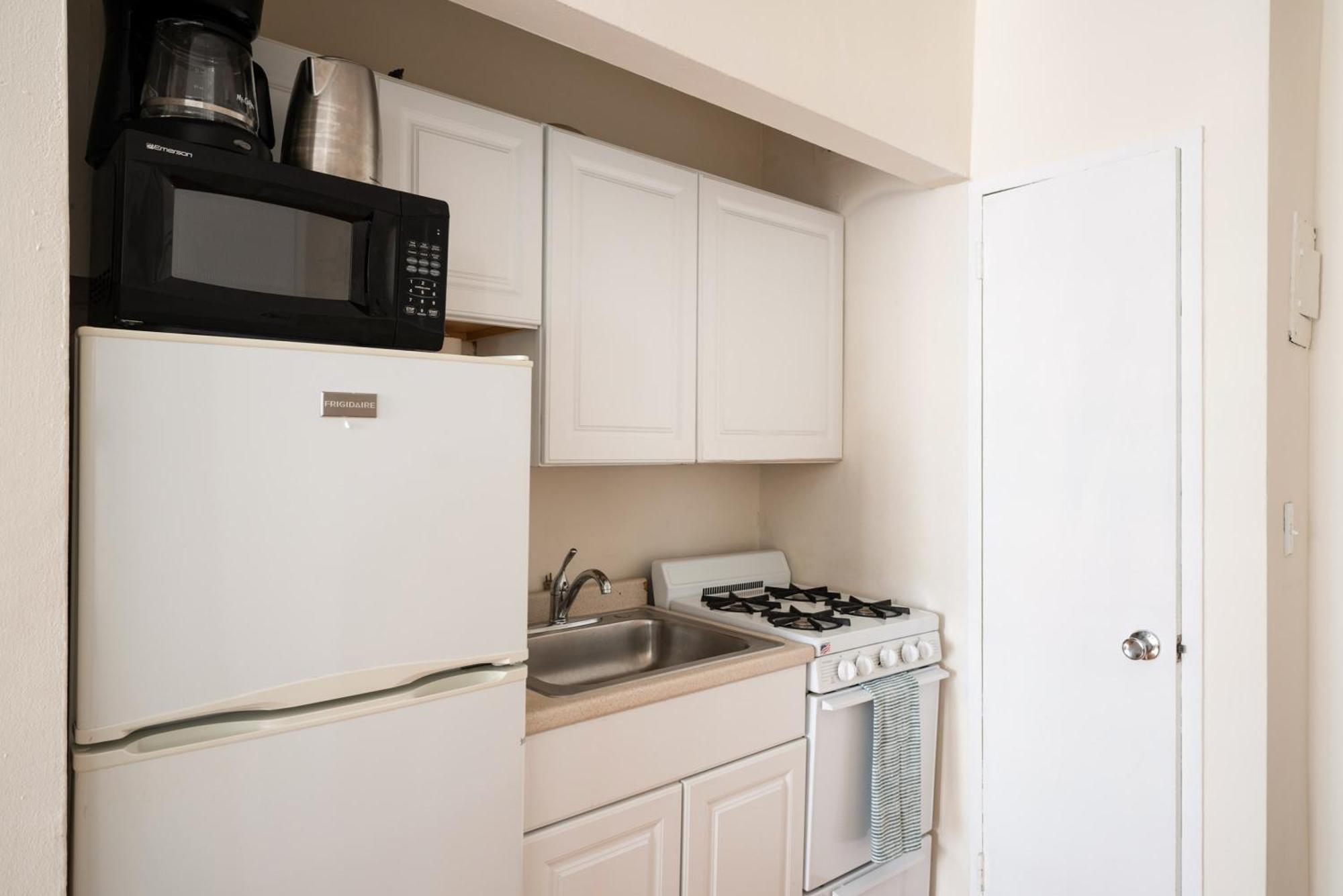 Apartment 338-3b Union Square Newly Reno Sleeps 3 *