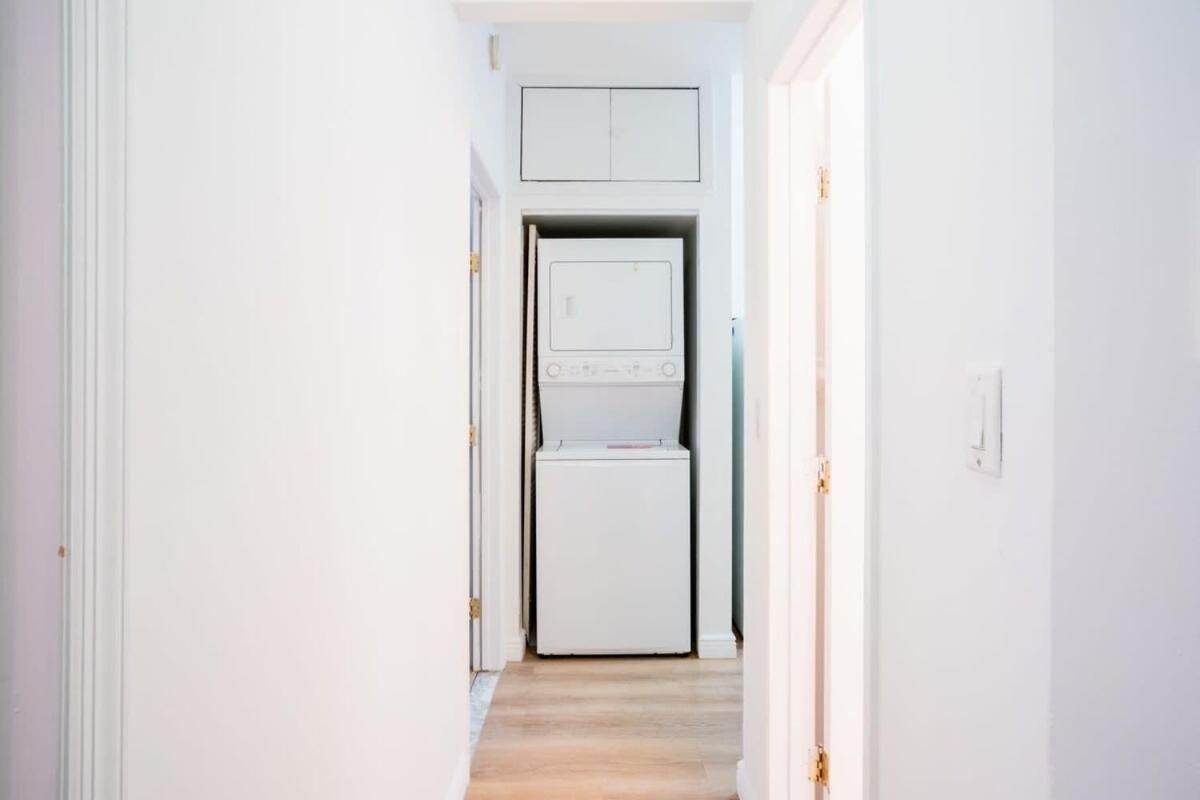 1435-4 I 3 Bedrooms 2 Bath Prime Upper East Apartment *