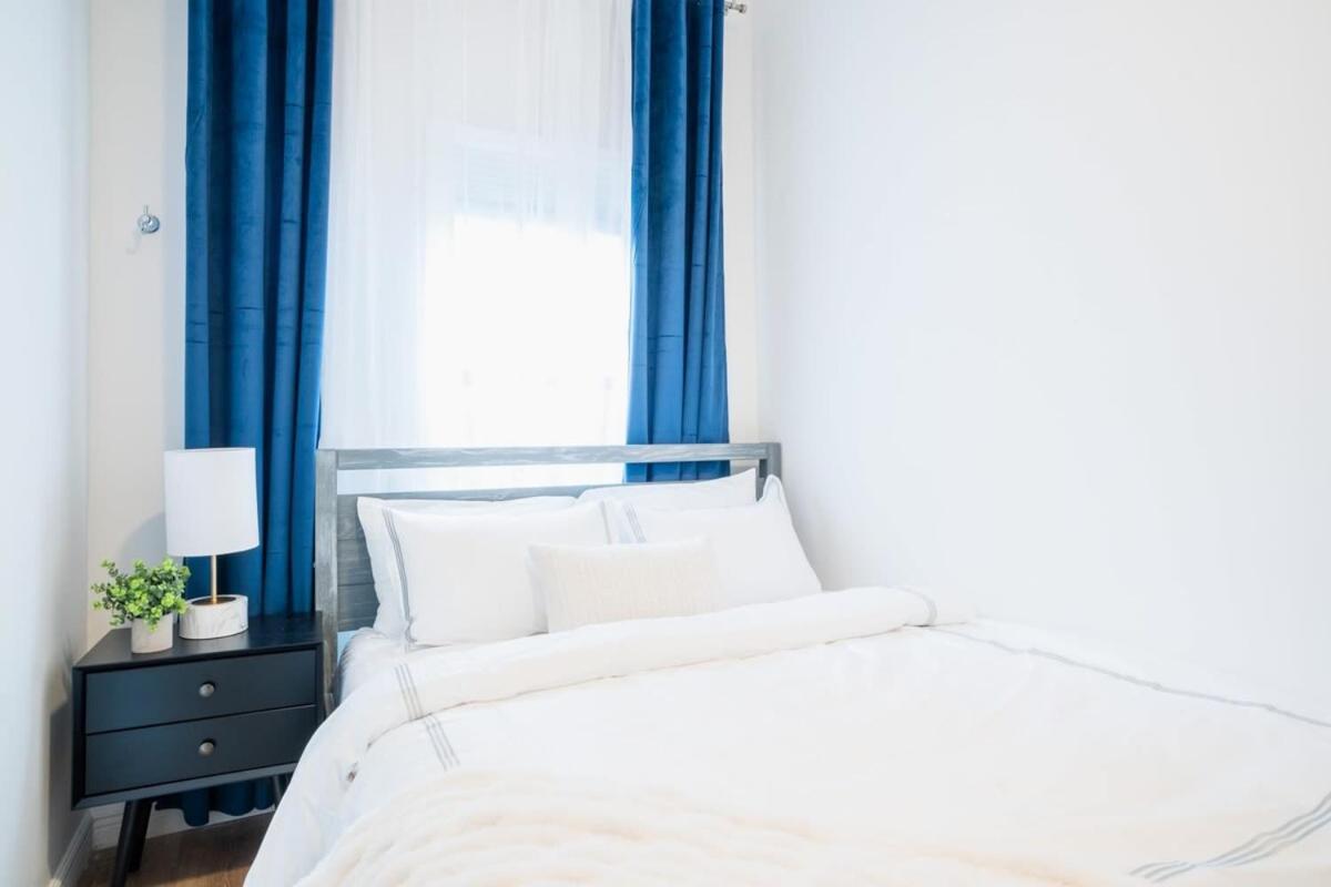 1435-4 I 3 Bedrooms 2 Bath Prime Upper East Apartment New York