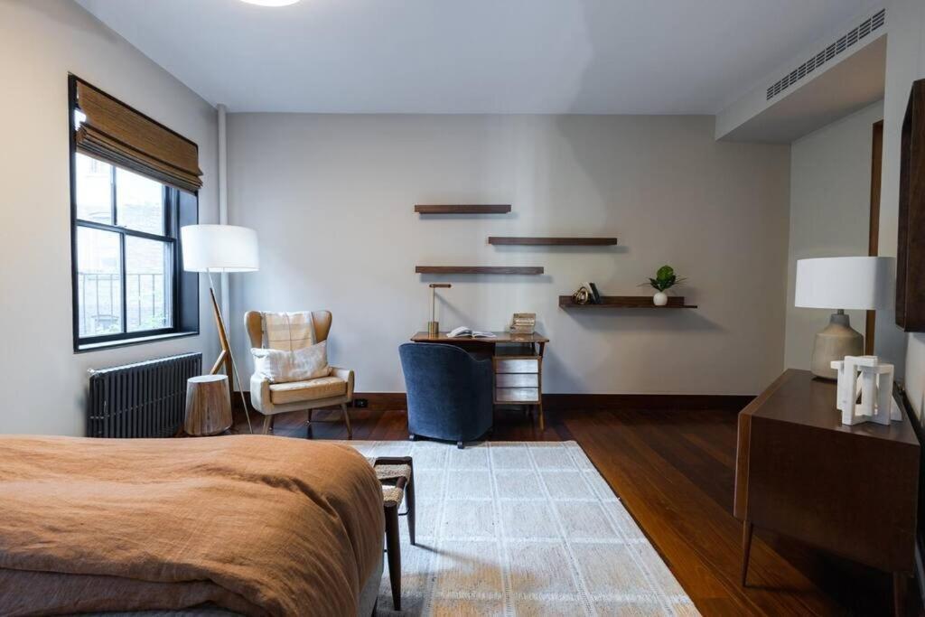 10-3 Designer East Village 3br Triplex Townhouse New York
