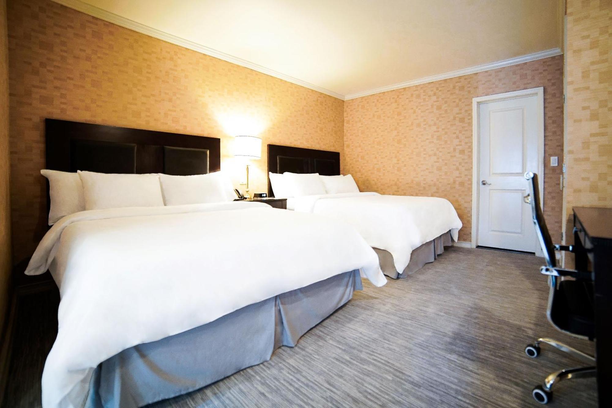 Stanford Hotel 3*