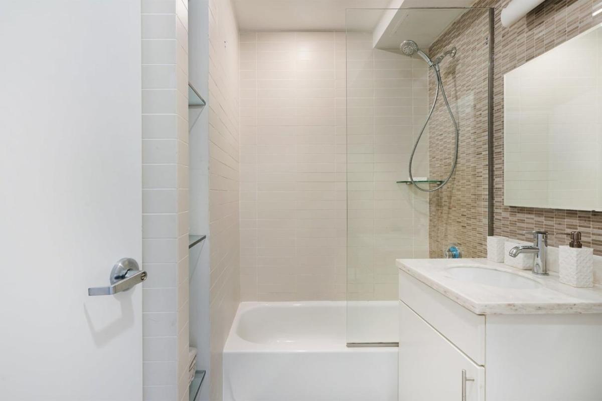 Apartment 809-3a 1br Columbus Circle Elevator W&d New York