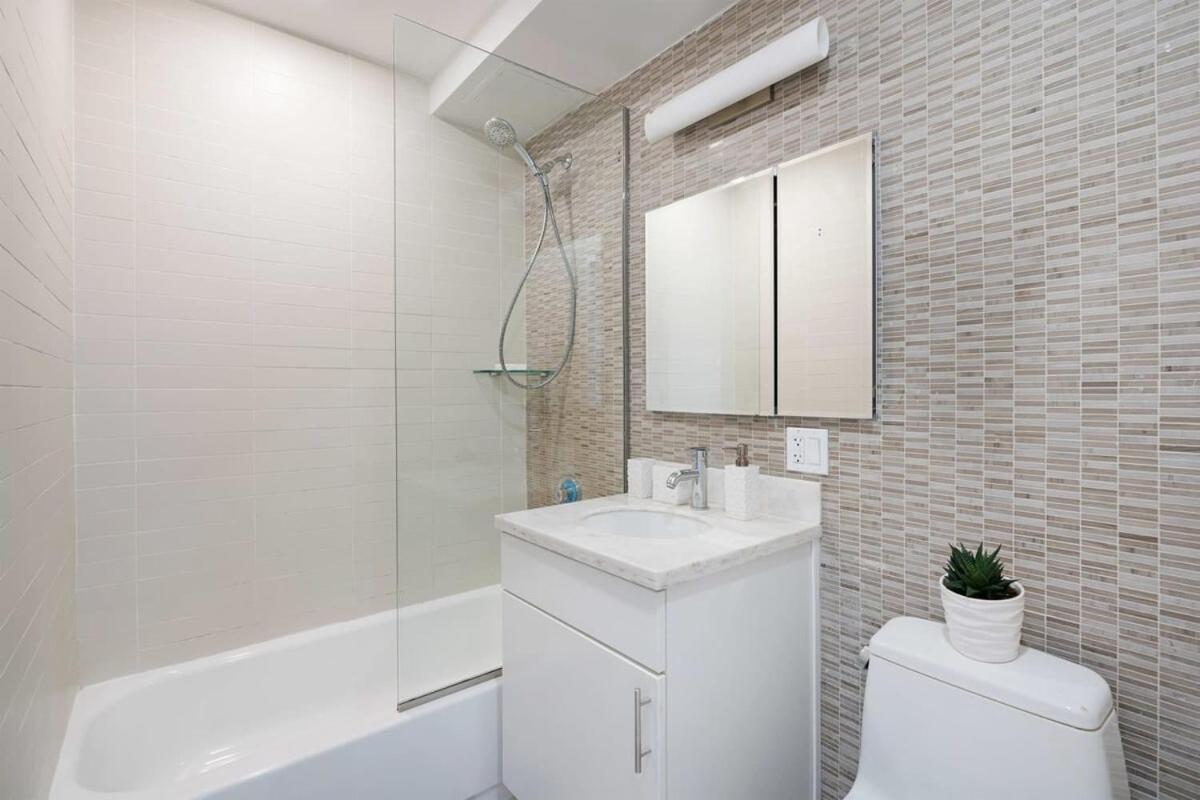 Apartment 809-3a 1br Columbus Circle Elevator W&d