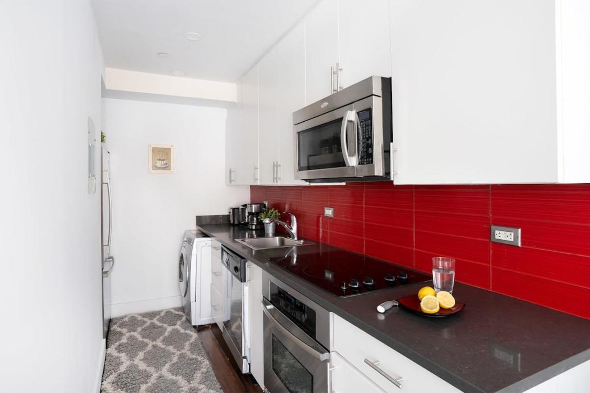 809-3a 1br Columbus Circle Elevator W&d New York