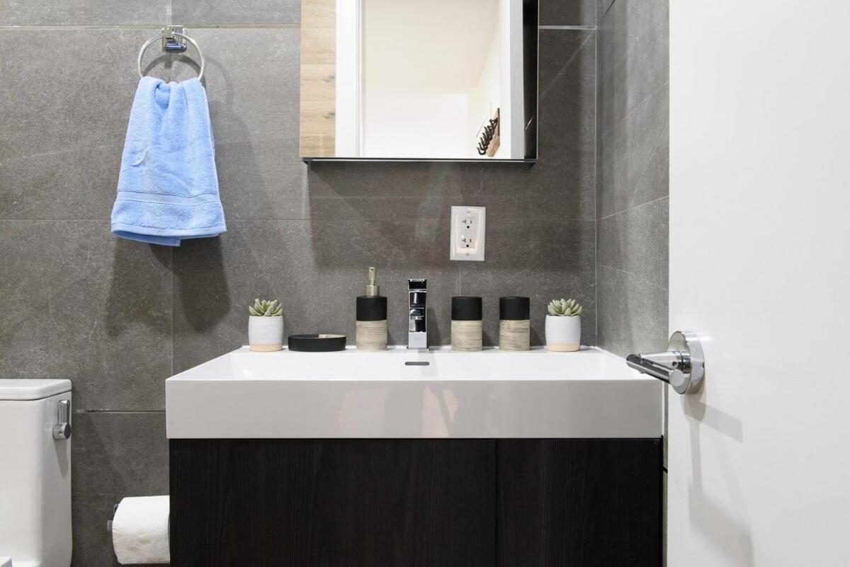 Apartment 1597-8 Luxury Upper East Side W&d