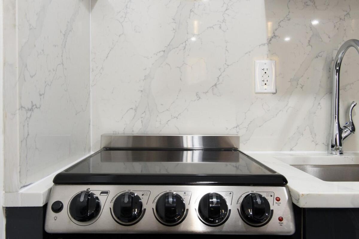 1597-8 Luxury Upper East Side W&d *