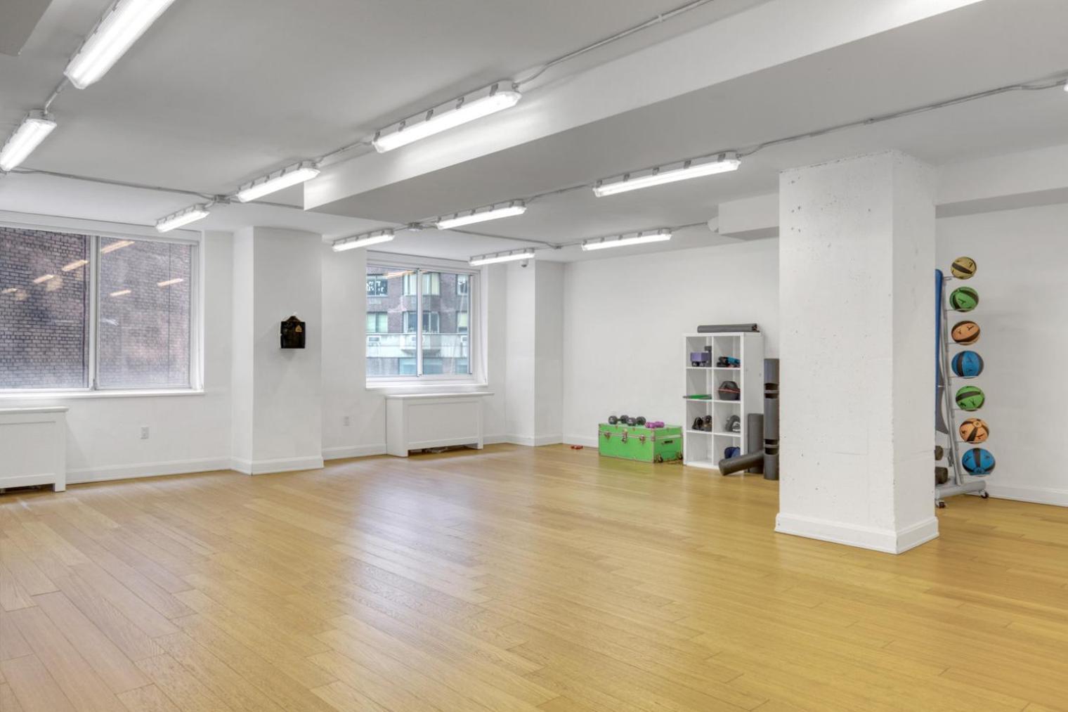 Midtown East 2br W Ggym Doorman Wd Nr Parks Nyc-1148
