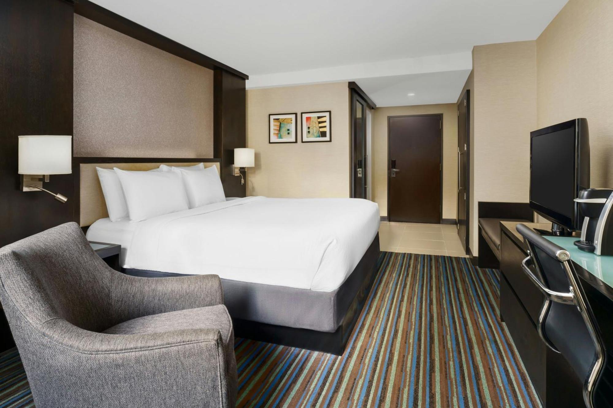 Hotel Courtyard Manhattan/times Square 3*