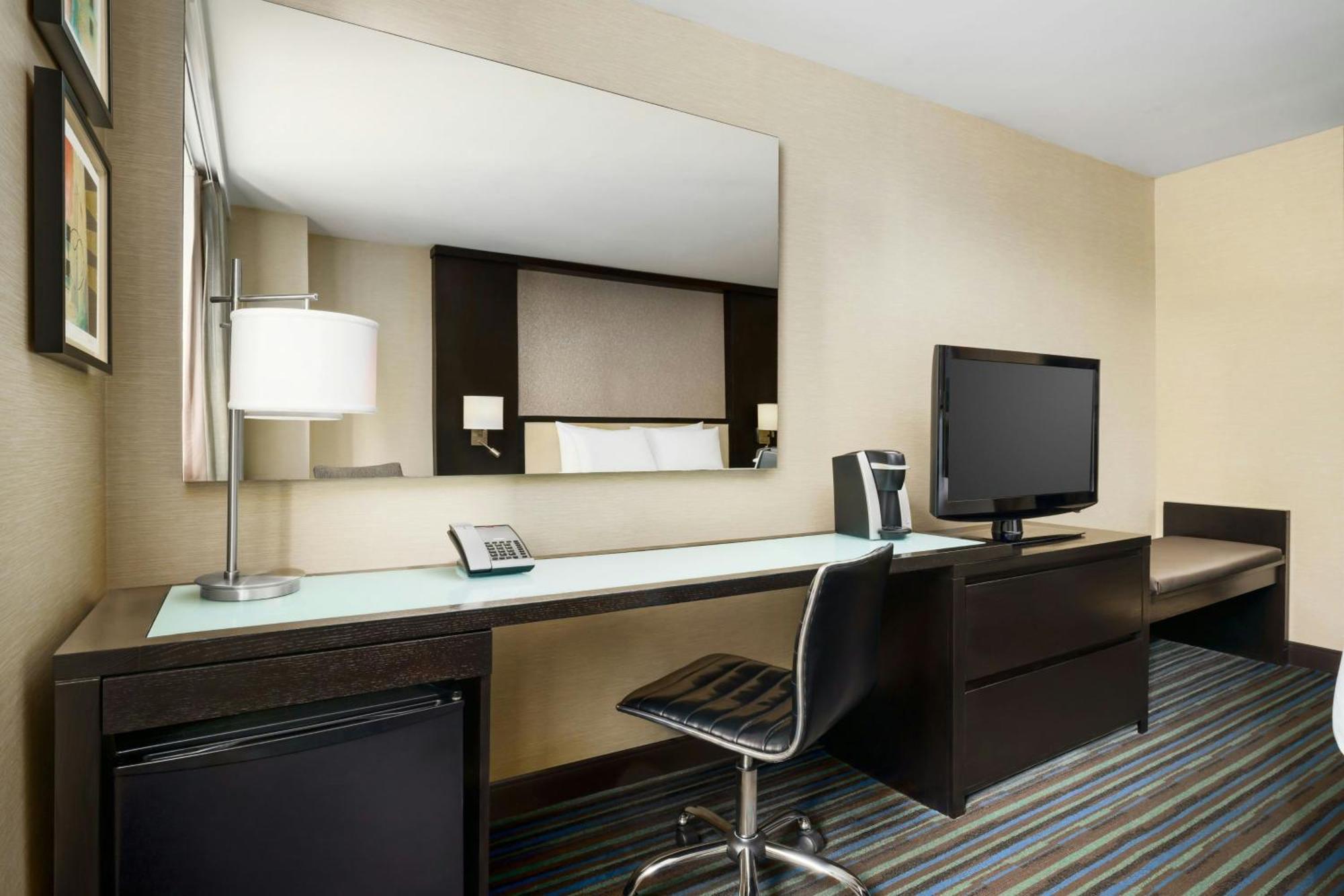 Courtyard Manhattan/times Square 3*