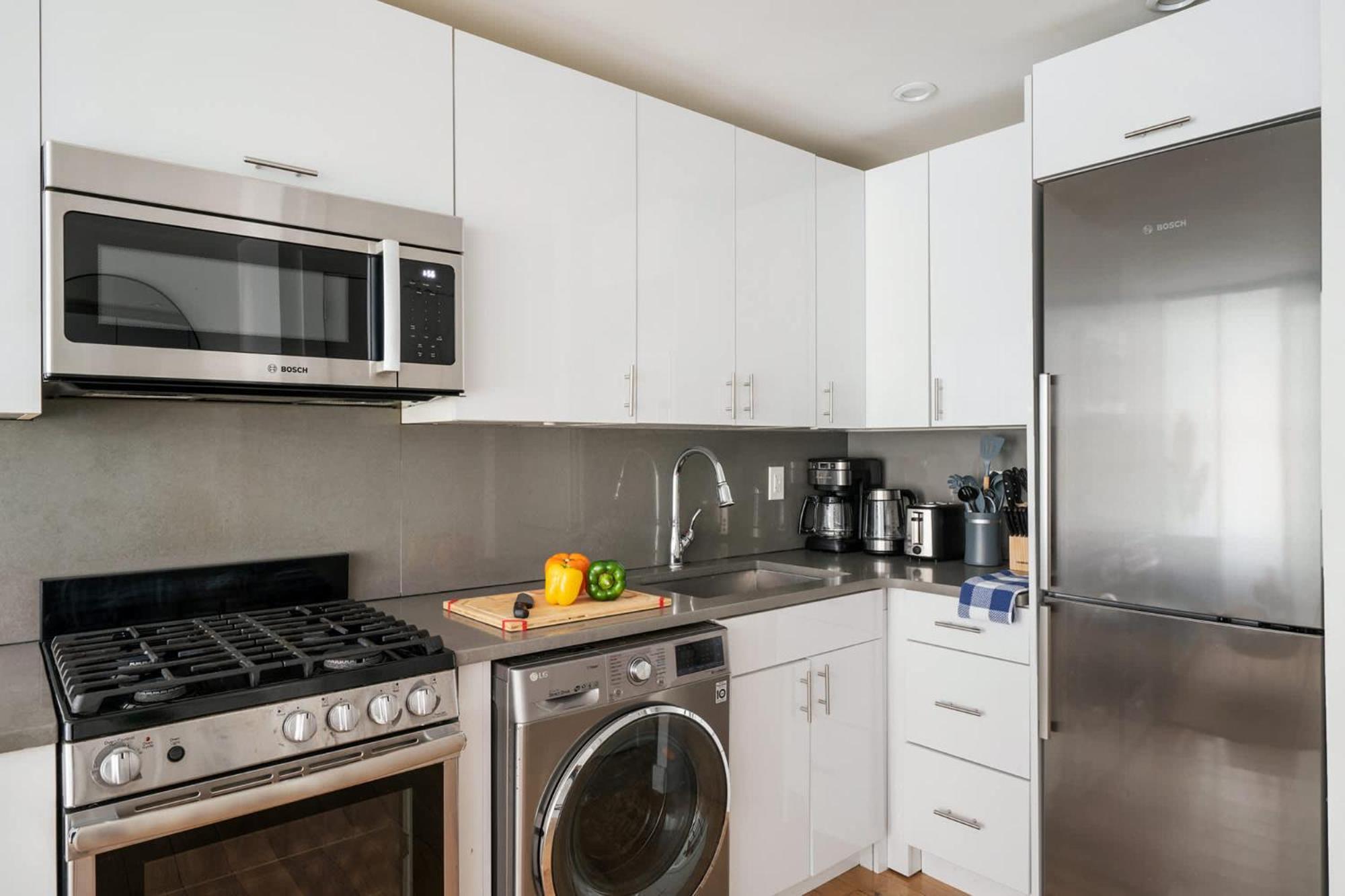 75-2d New Prime Ues W&d Balcony Elevator New York