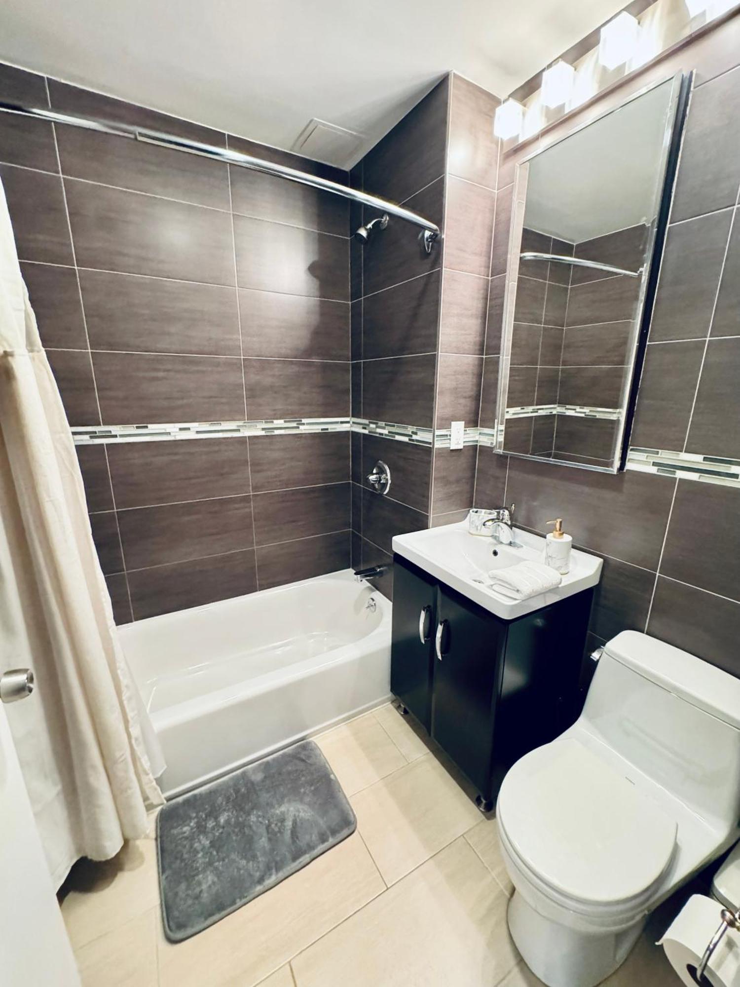 Stunning 3 Bedrooms Apartment New York