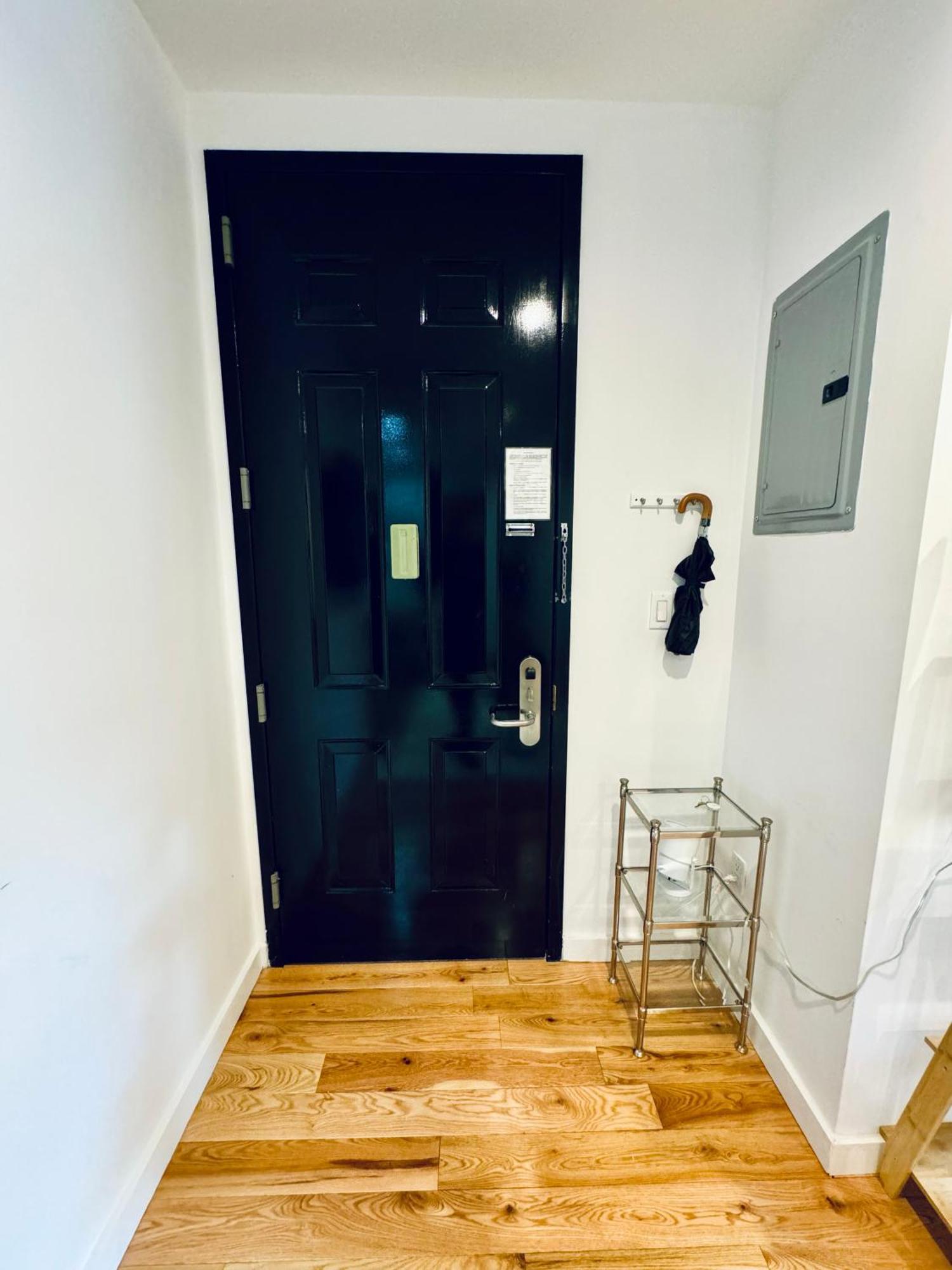 Stunning 3 Bedrooms Apartment *